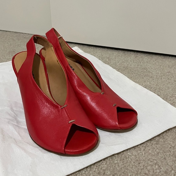 Halmanera Shoes - Red Halmanera Pumps